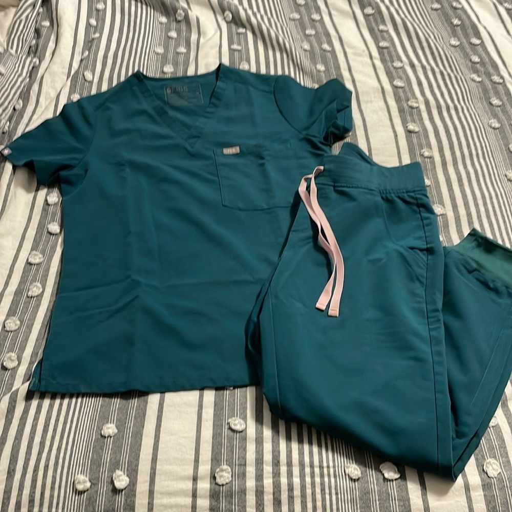 FIGS Caribbean Blue Scrub Set (XS/SP)